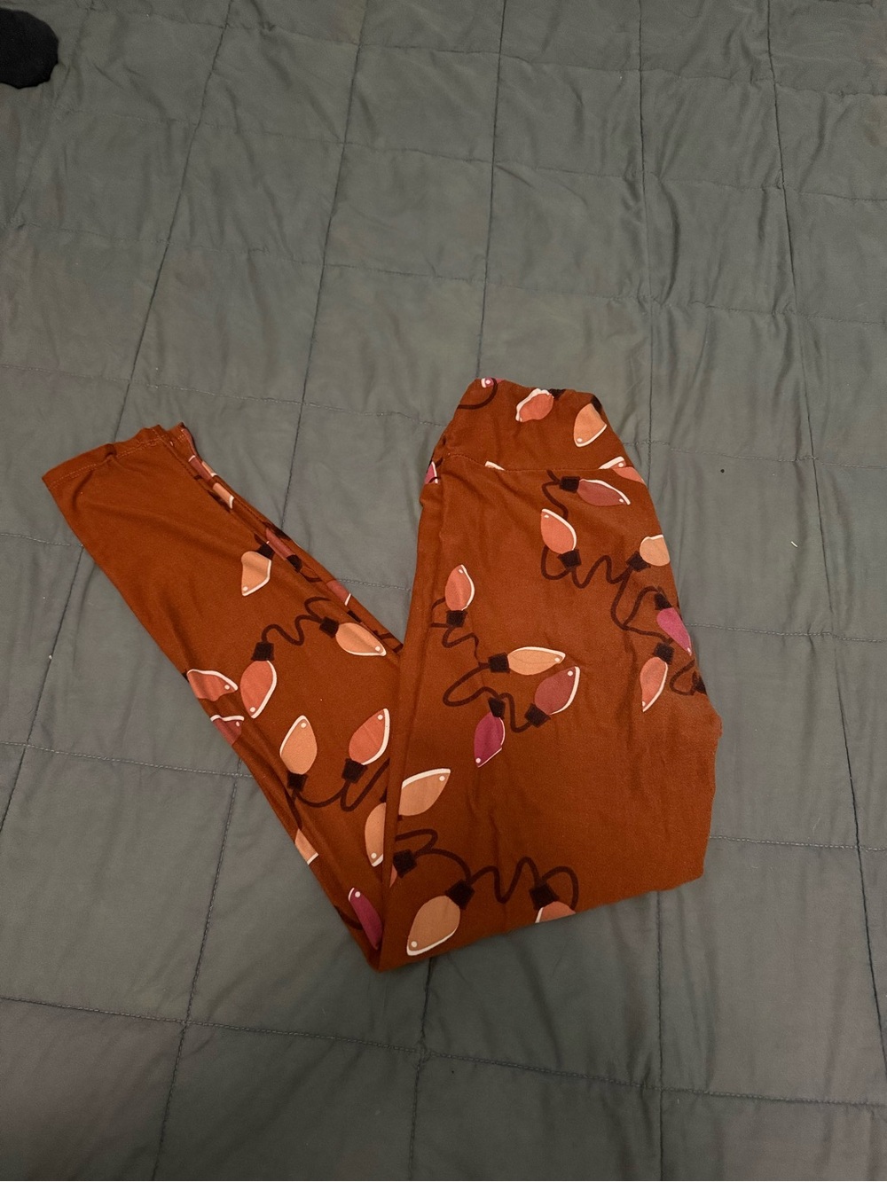 Lularoe brown leggings with pink and orange light bulb design #loungewear